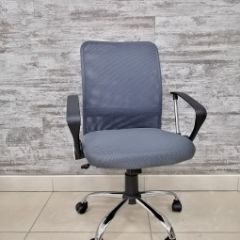 Кресло Barneo K-147 для персонала (серая ткань и сетка) в Нытве - nytva.mebel24.online | фото